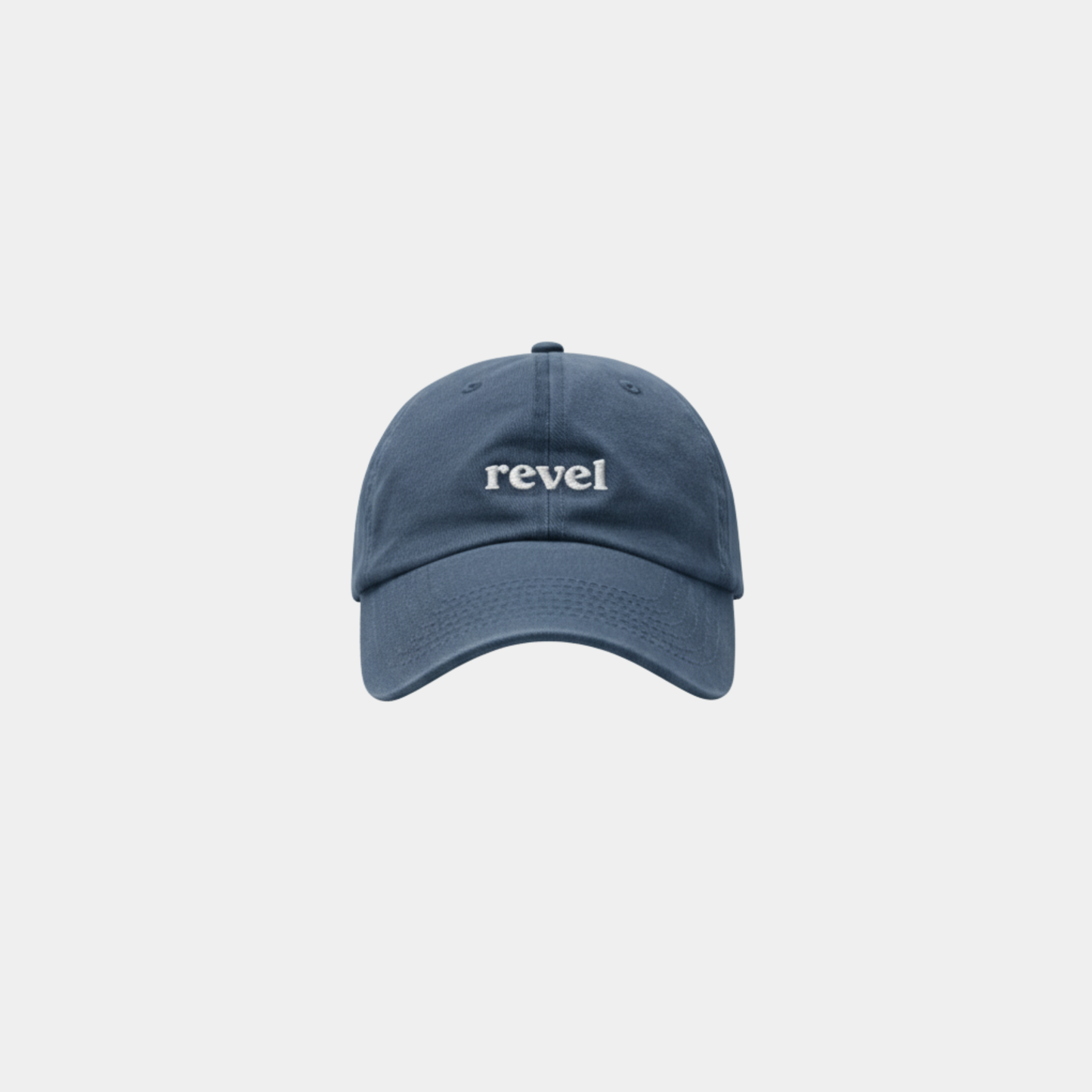 revel daily cap en su versión azul denim oscuro