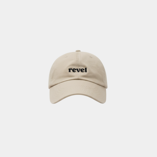 revel daily cap en su versión beige