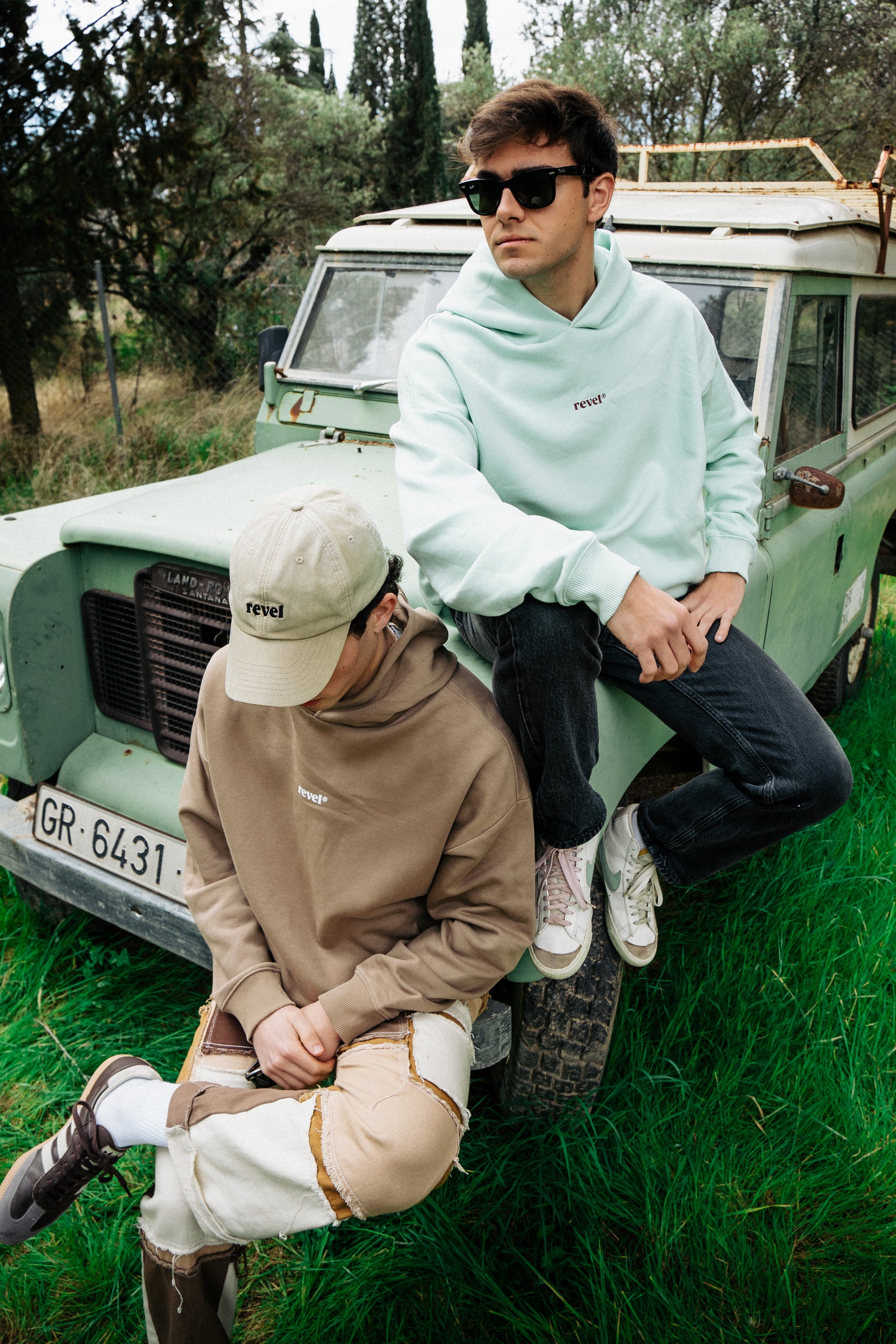 Chico usando revel daily cap color beige