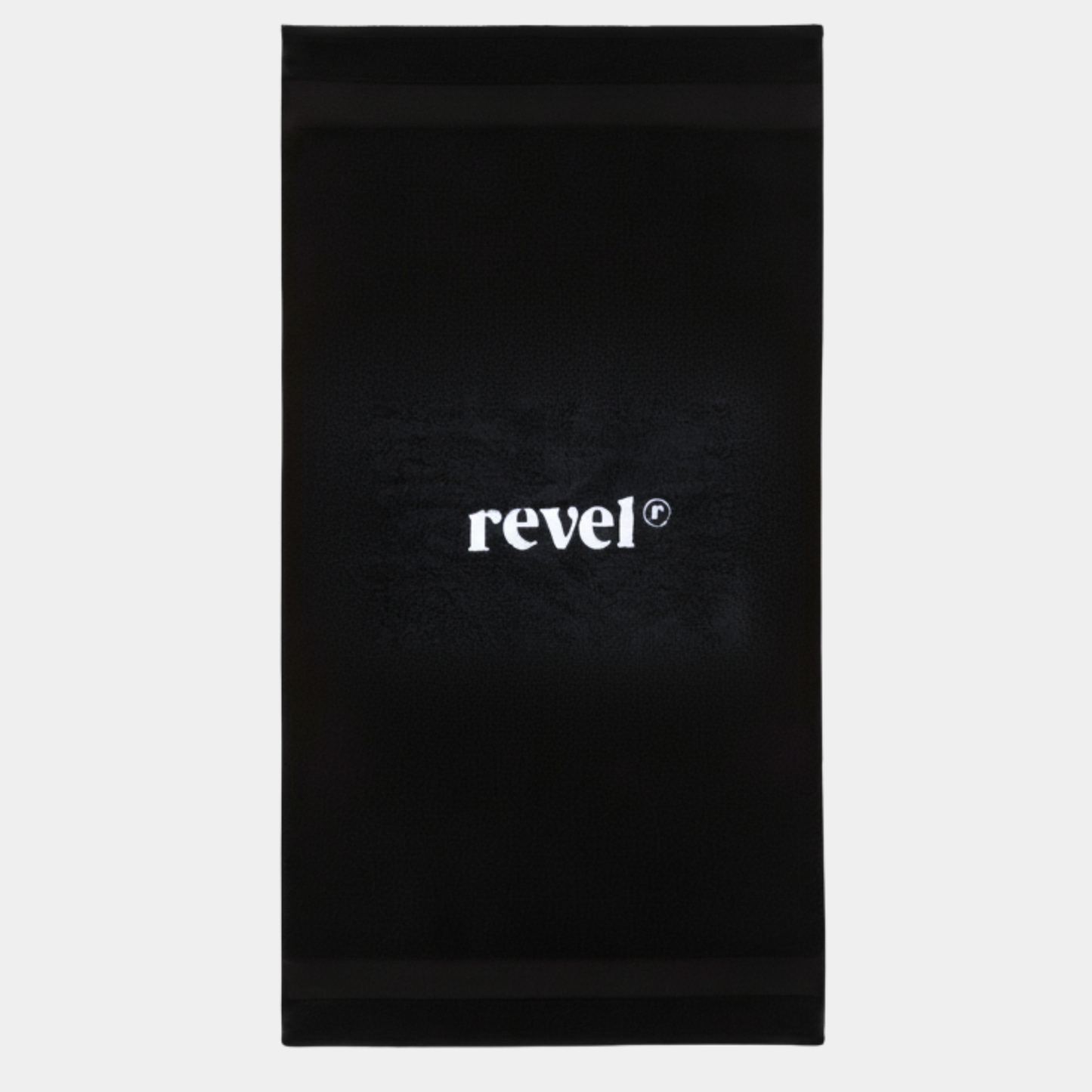 revel towel en color negro con logo blanco